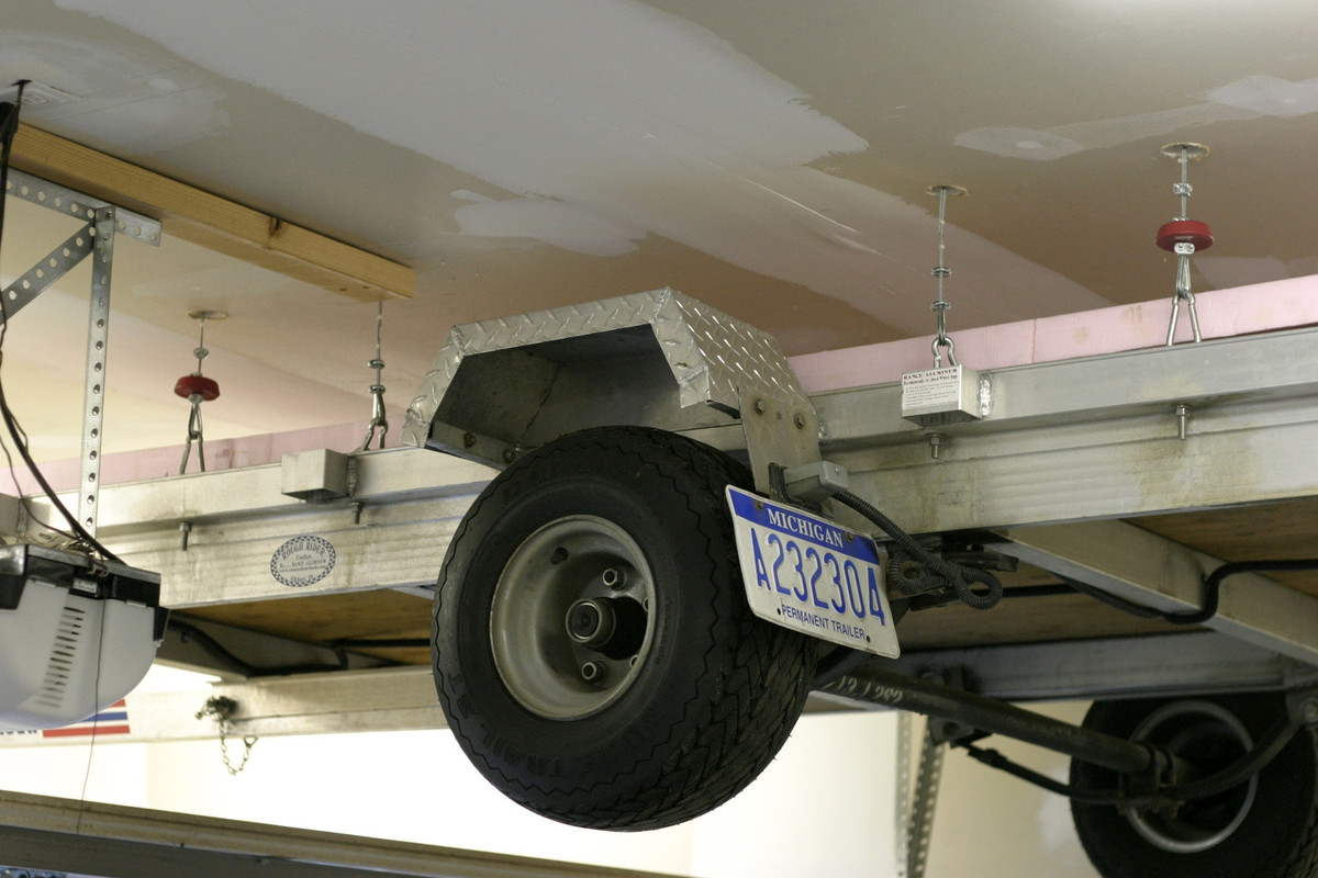 Panofish » Garage Trailer Lift